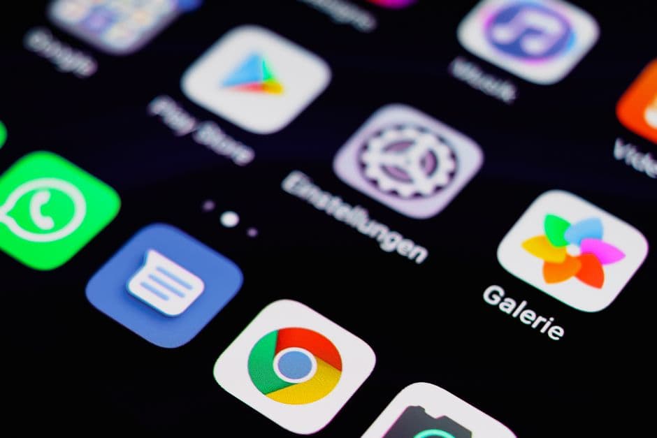 Tela de smartphone com varios icones de aplicativos